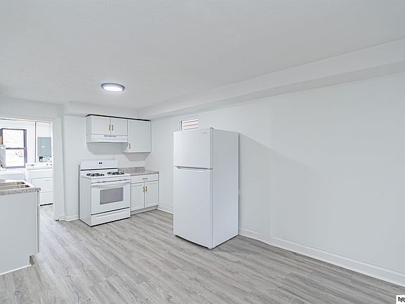 4th image of 2525 Rees St