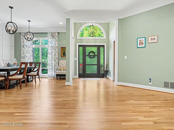 3rd image of 2811 Alta Vista Ct