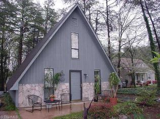 3672 SE Cash Dr, Winston Salem, NC 27107