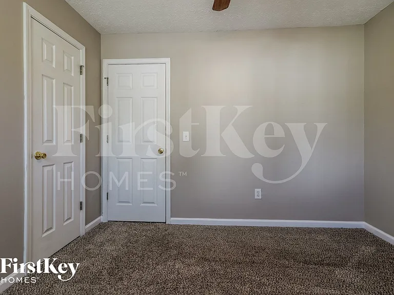 5370 Princeton Oaks Dr — Photo 11