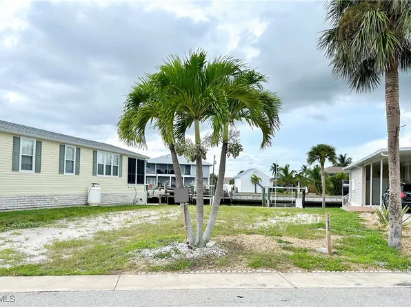 11600 Dogwood Ln, Fort Myers Beach, FL 33931