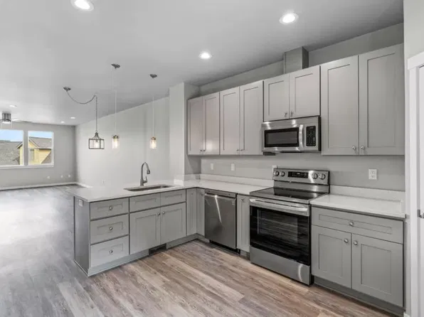 1767 NE Lotus Dr #2, Bend, OR 97701