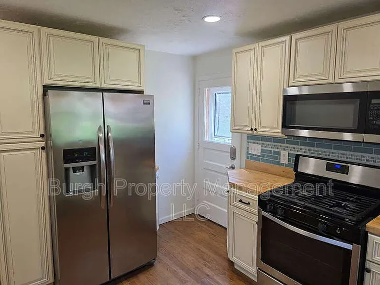 300 Maxwell Dr — Photo 8