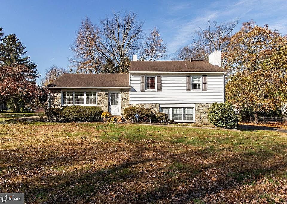 1st image of 574 Broadview Rd