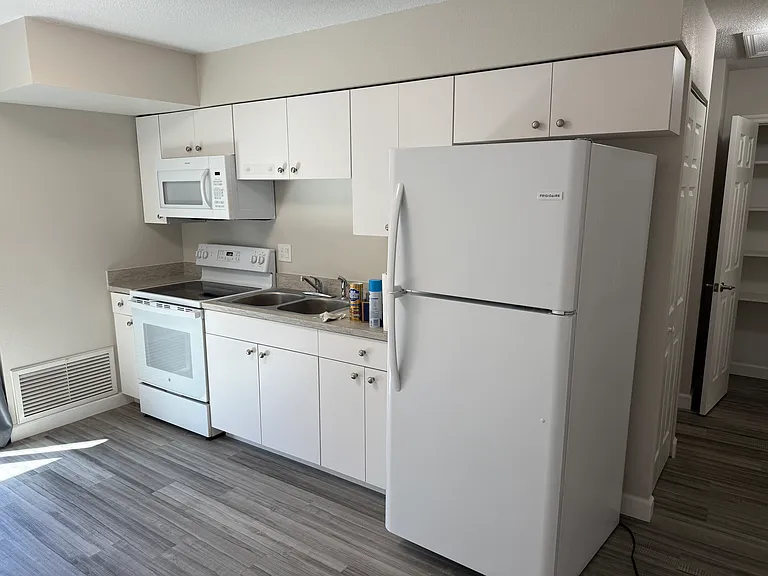 762 Johnson Ave #762 — Photo 5