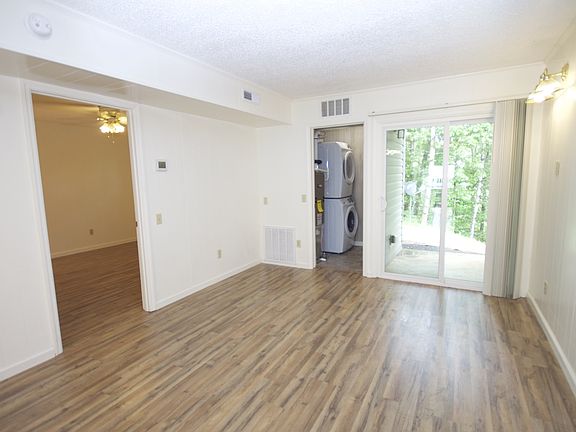 4th image of 11 Shanna Dr APT 6