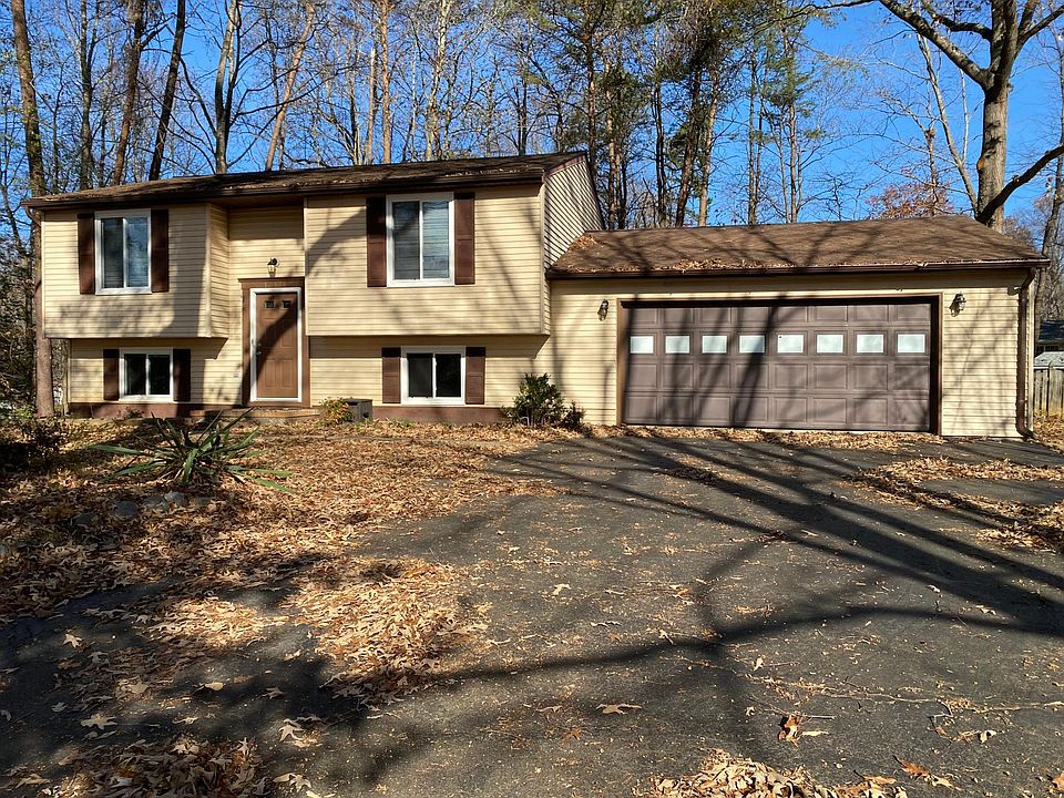 1st image of 10408 Moore Ct