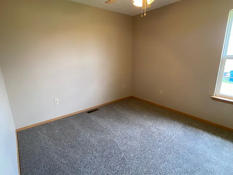 203 N Christopher Ln — Photo 11