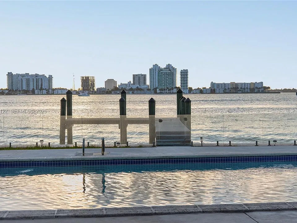 1101 S Shore Dr