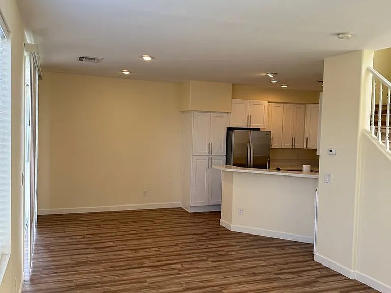 9737 Valmeyer Ave — Photo 6