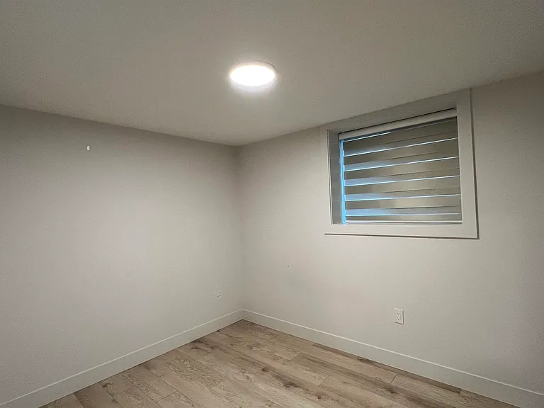 5832 Laurel St — Photo 8