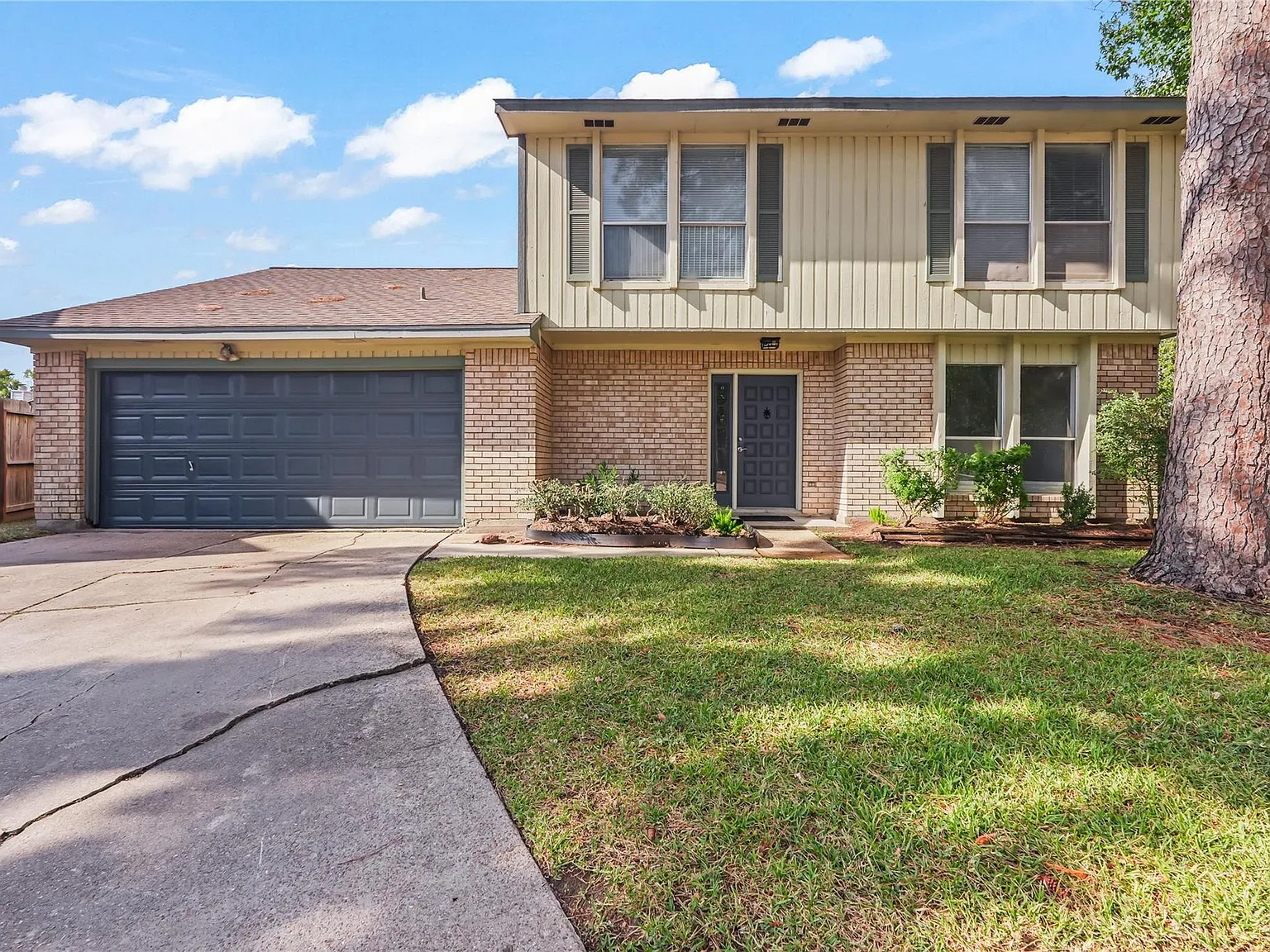 3 bed, 2.5 bath, 1812 sqft, $1,900 — Photo 1