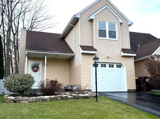 72 Cooks Ct, Waterford, NY 12188