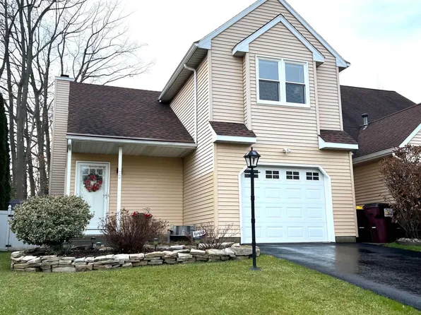 72 Cooks Court, Waterford, NY 12188
