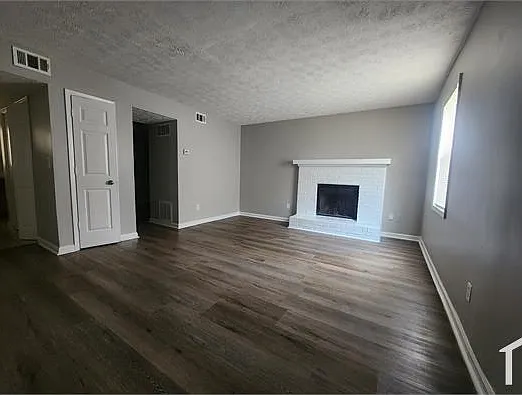 2353 Cragstone Ct — Photo 3