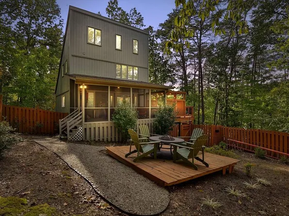 130 Chickasaw Dr, Waleska, GA 30183