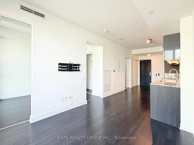 290 Adelaide St W #2106 — Photo 22