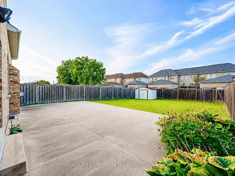 226 Helen Ave — Photo 16