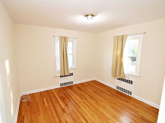 4th image of 2310 Yorktown St
