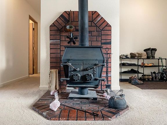 5th image of 15812 Sherwood Rd