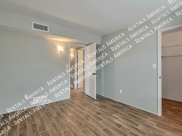 644 N Richey Blvd — Photo 8