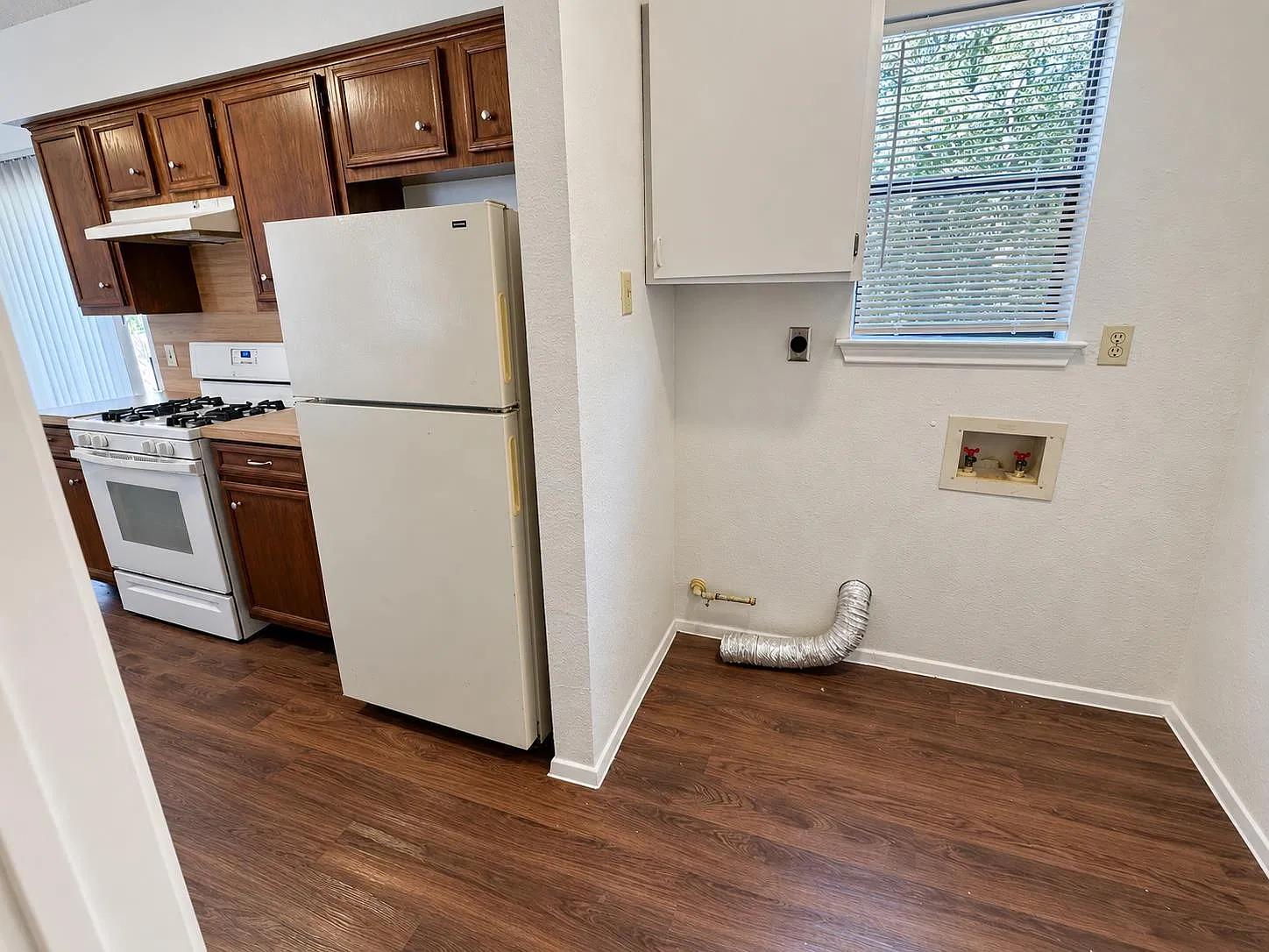2 bed, 1.5 bath, 1067 sqft, $1,450 — Photo 4