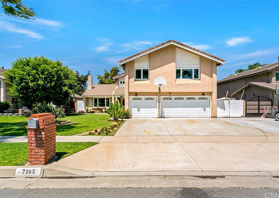 2nd image of 7565 E Calle Durango