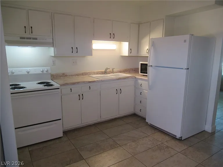 357 E Van Wagenen St #0 — Photo 10