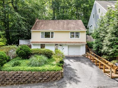 57 Oakdale Road, Centerport, NY, 11721