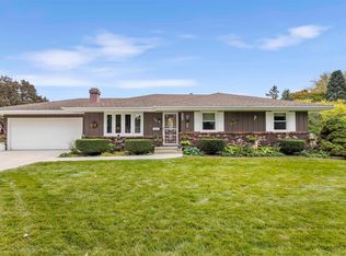 1606 River Bluff Blvd, Rockford, IL 61103