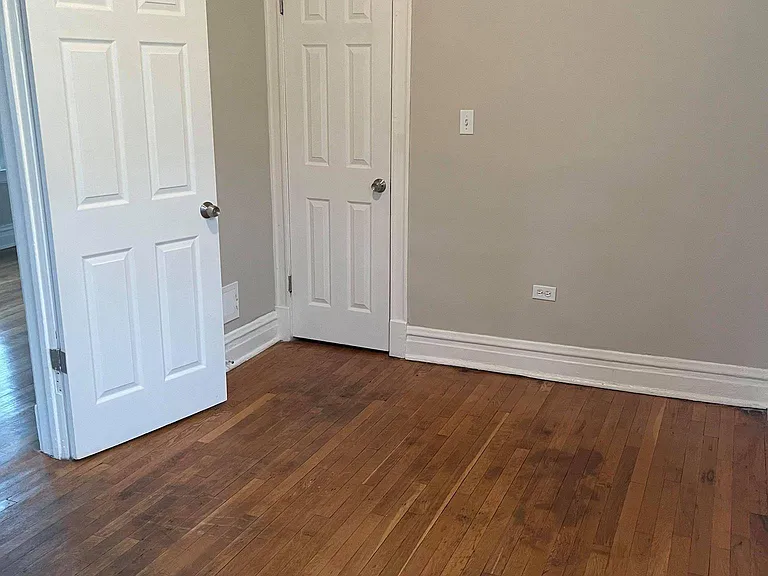 7556 S Langley Ave #1 — Photo 12