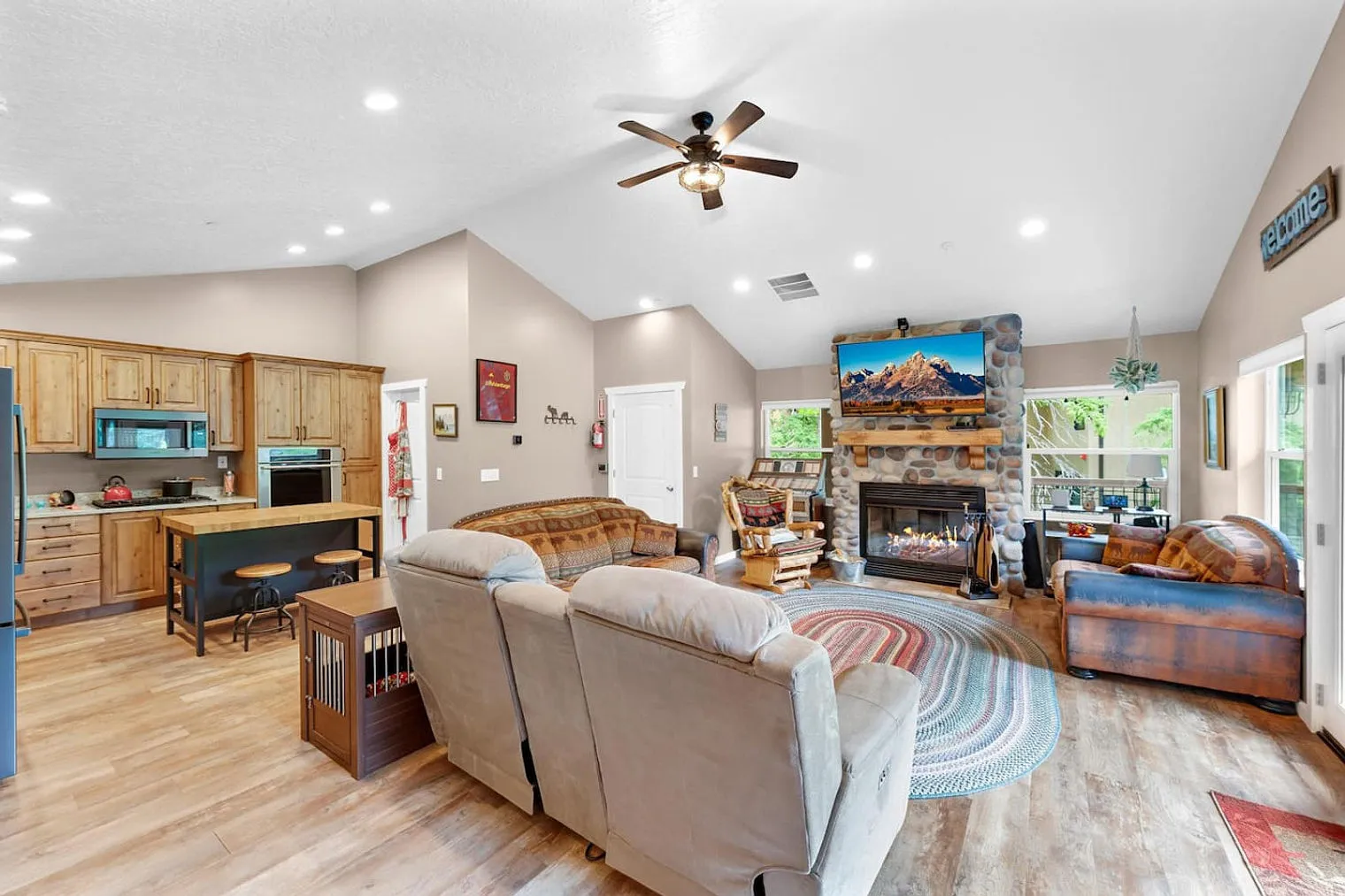 7 bed, 5.0 bath, 3853 sqft, $24,249 — Photo 2