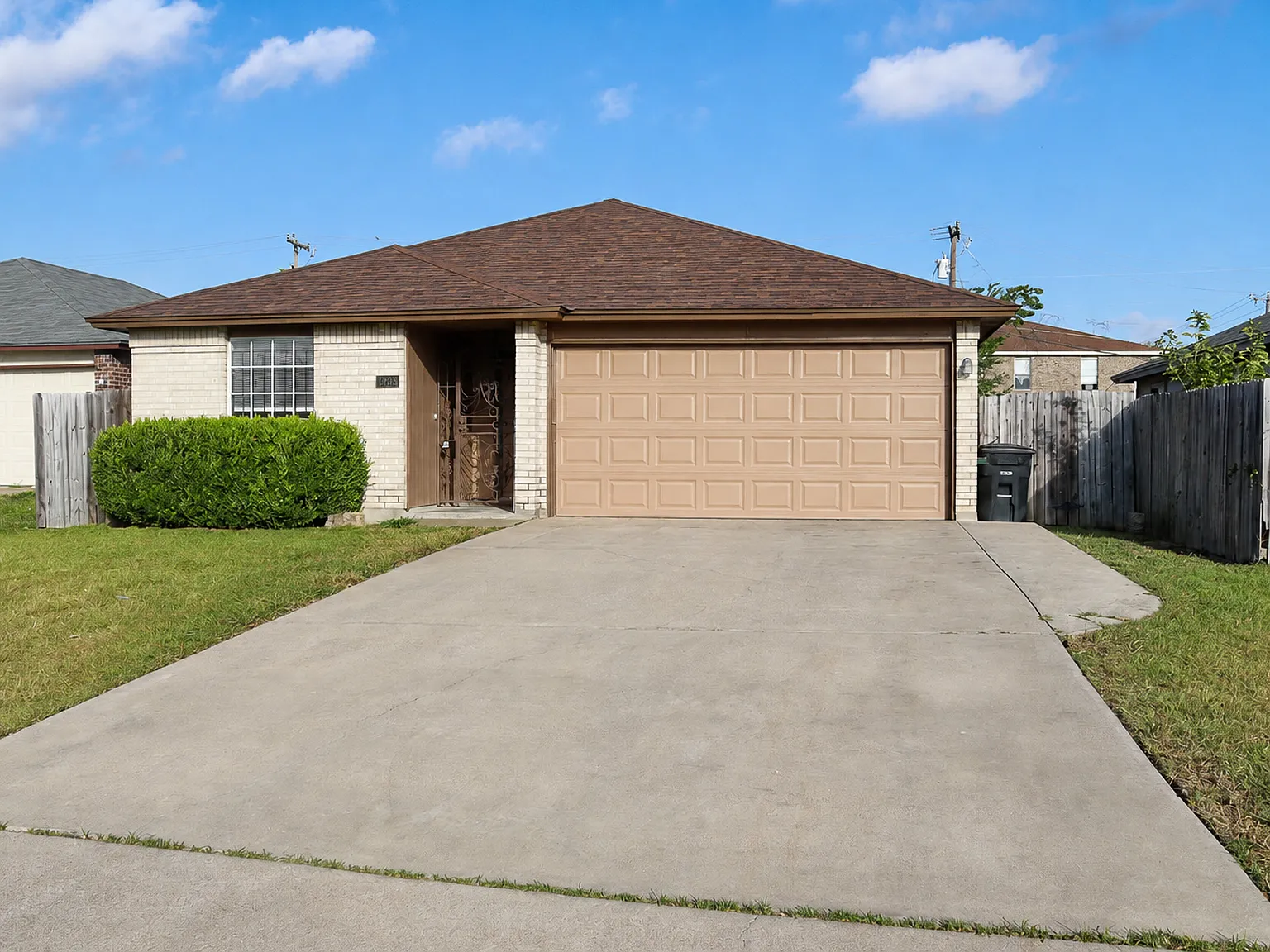 1203 Fox Creek - 1 — Photo 2