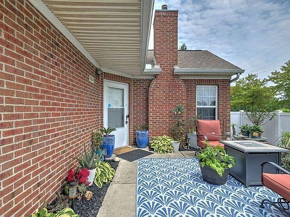 4th image of 604 Hampton Woods Dr