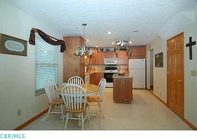 4th image of 2405 Altenburg Ct
