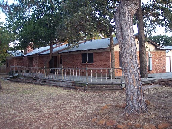 Front of home facing 1 acre lot