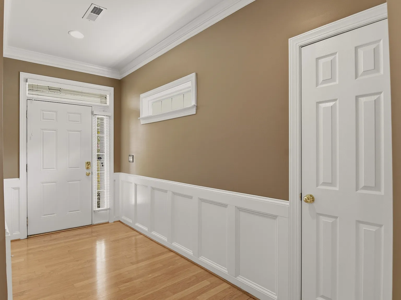 3 bed, 2.5 bath, 2067 sqft, $2,500 — Photo 4