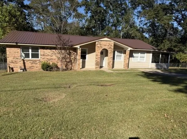 606 Charlie St, Opp, AL 36467