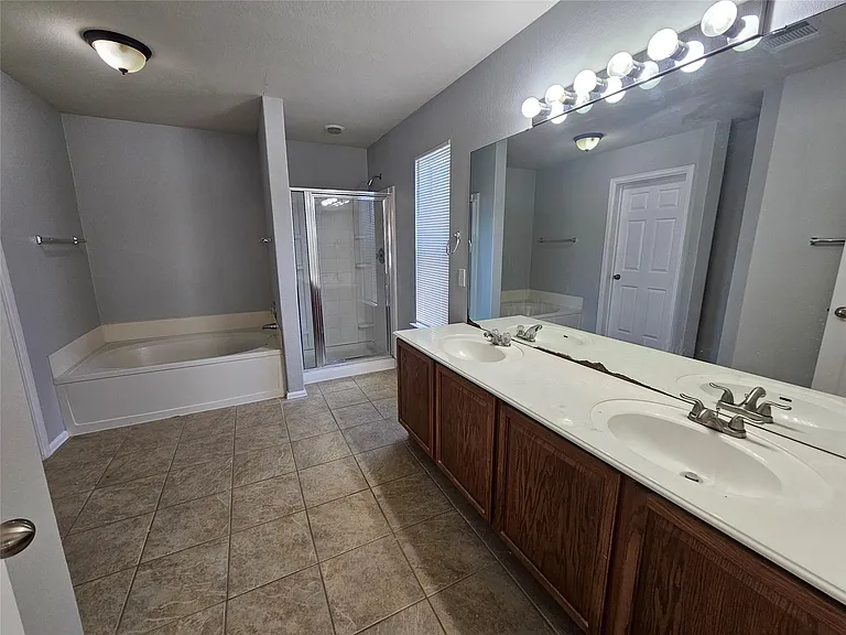 580 Hometown Pkwy — Photo 21