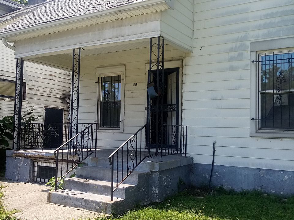 1st image of 35 College St