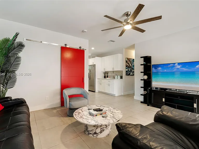 1526 SW 20th Ave — Photo 7