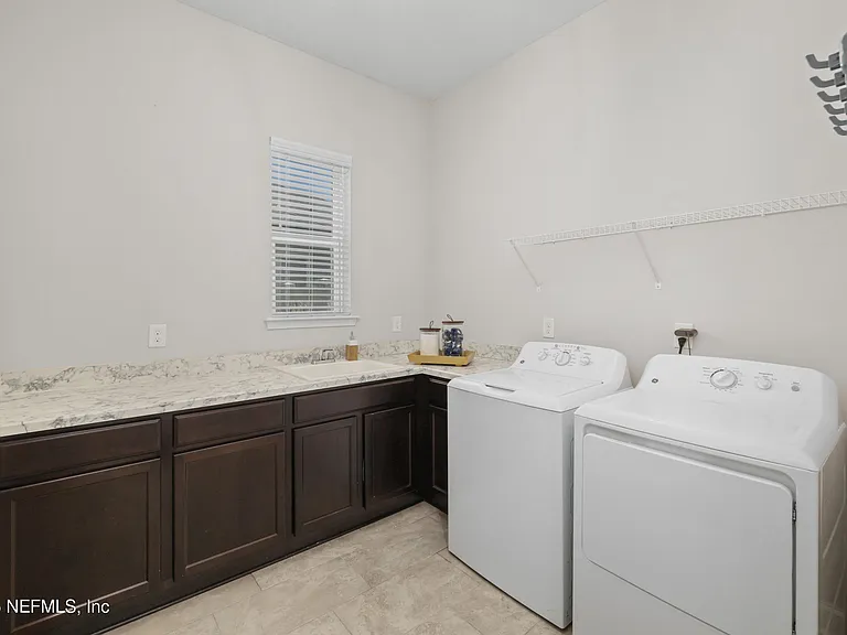 318 Windwalker Dr — Photo 52