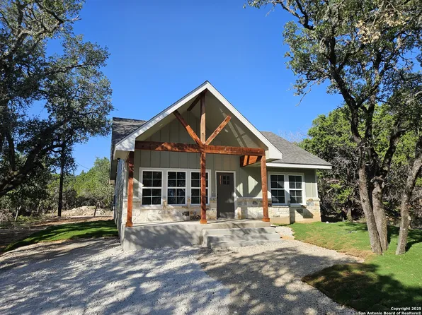 2546 Grandview Forest, Canyon Lake, TX 78133