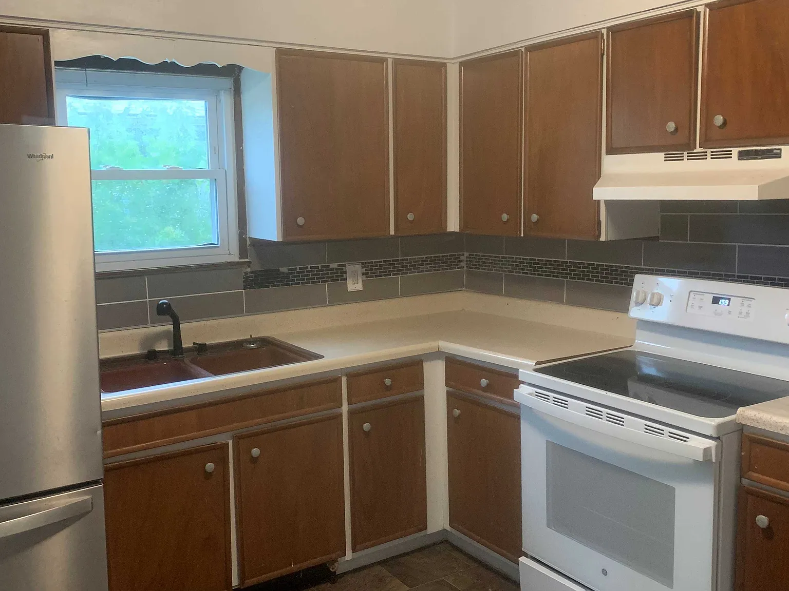3 bed, 968 sqft, $1,450 — Photo 3