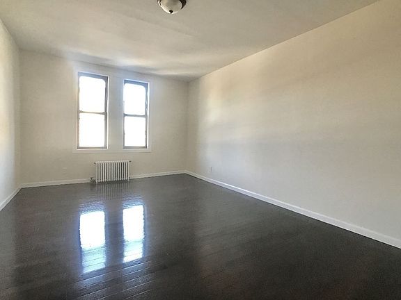 5th image of 400 Fort Washington Ave APT 6E