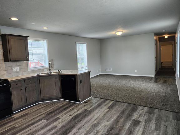 3rd image of 46 Parakeet Hill Dr #169