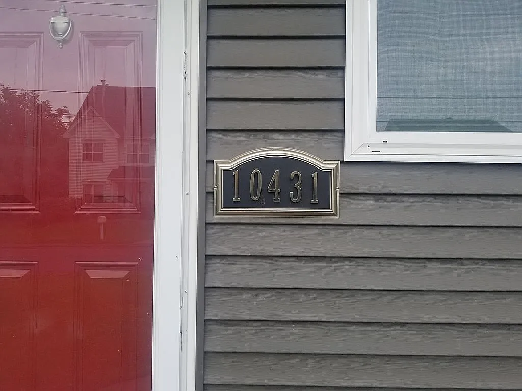 10431 Arthur Pl photo 1