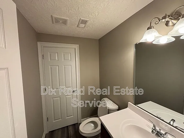 1024 Golfview Dr — Photo 24