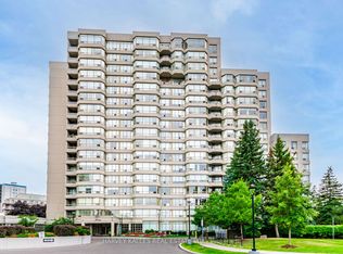 7 Townsgate Dr #211, Vaughan, ON L4J 7Z9
