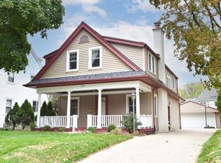 619 N 68th St, Wauwatosa, WI 53213